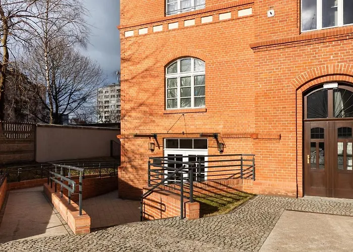 Flatbook - Center Waterlane Vintage With Gym *